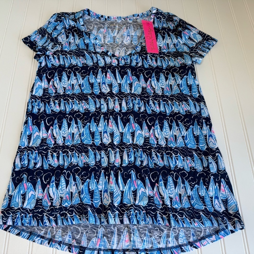 Lilly Pulitzer Etta V-Neck Top Tee Shirt Low Tide Navy Sails Small NEW 1072